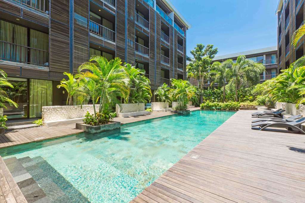 Le Grande Bali Hotel Uluwatu Létesítmények fotó The swimming pool at the hotel
